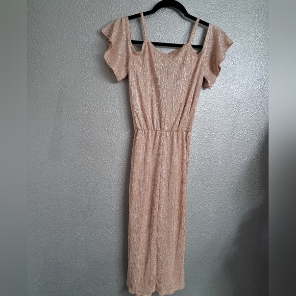 Rare London Gold Sparkly Crepe Dress With A Low V-Neck - Picture 7 of 9